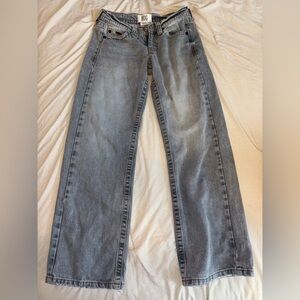 Urban low-rise baggy jeans